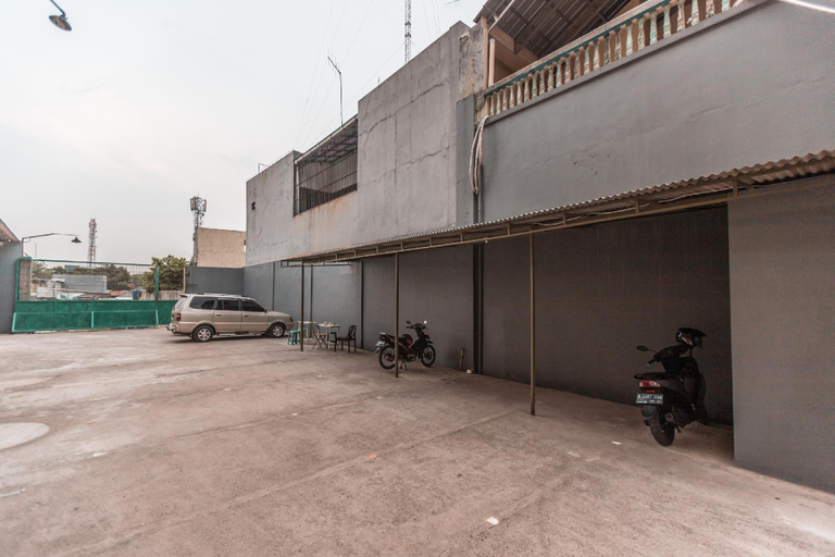 Exterior & Views 1, Hotel O Eden Guest House, Depok