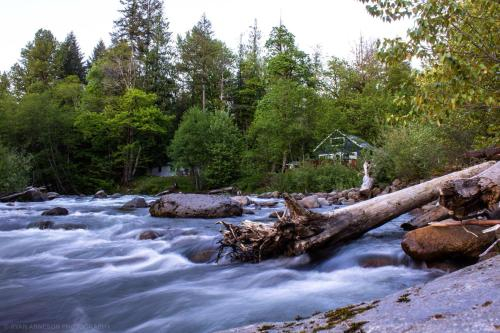 Riverbend #1-Private hot tub - close to ski slopes, Clackamas