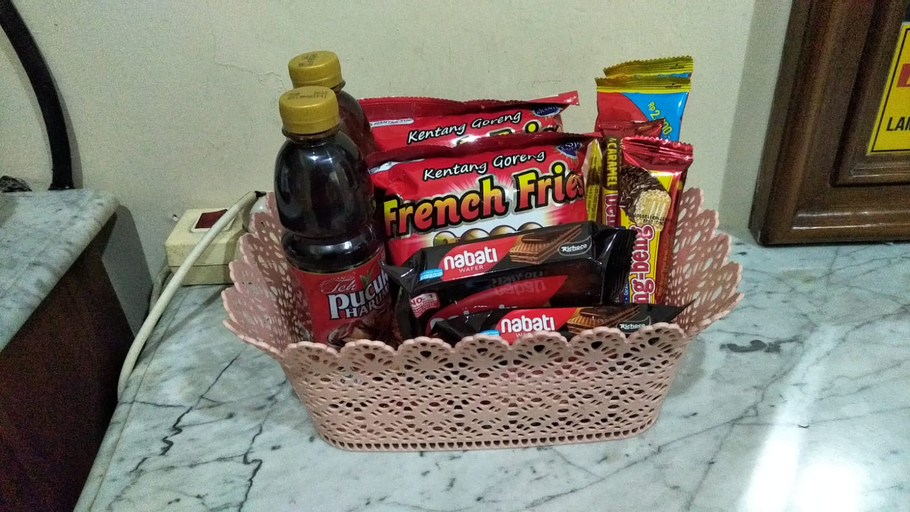 Food & Drinks