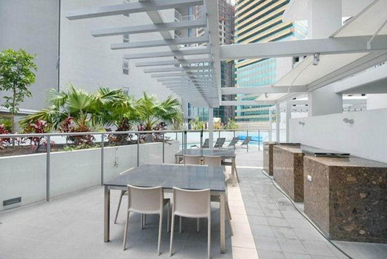 Food & Drinks, S&P Apartments - Tank St, Brisbane