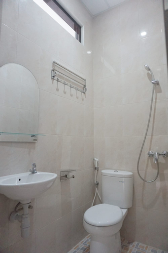 Prima Kost, Solo