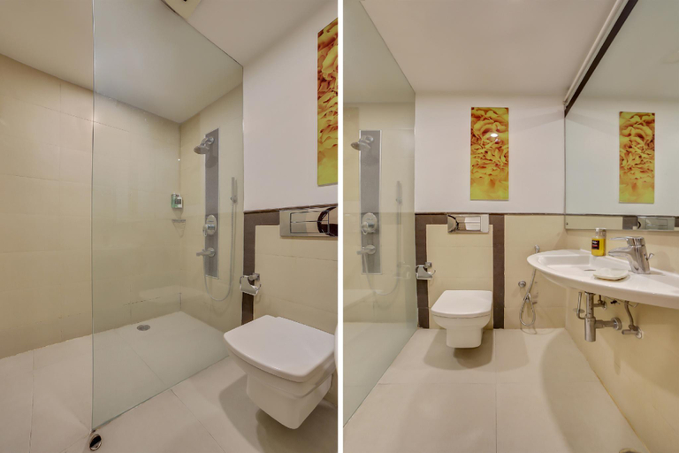 Bathroom 4, Collection O 185 Nauroji Nagar Marg, Delhi