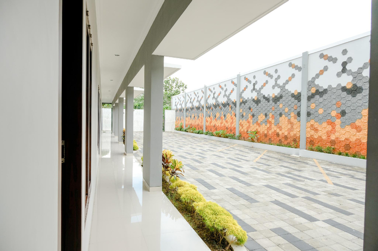 OYO 2140 Hs Residence, Tulungagung