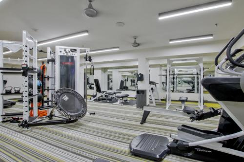 Downtown Luxury Loft + Gym, Sedgwick