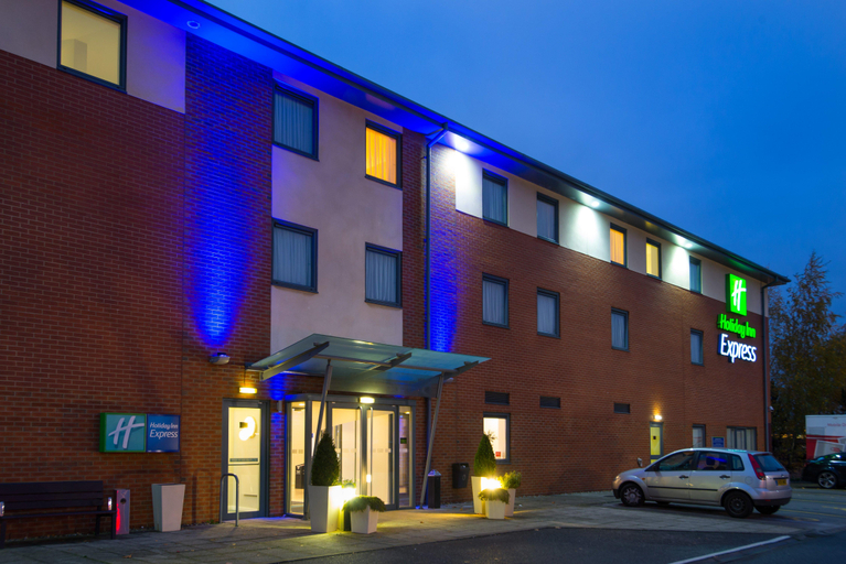 Exterior & Views 4, Holiday Inn Express BEDFORD, Central Bedfordshire