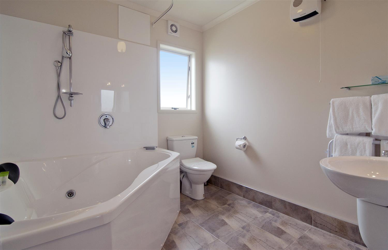 Bathroom 4, Best Western BK's Pioneer Motor Lodge, Manukau
