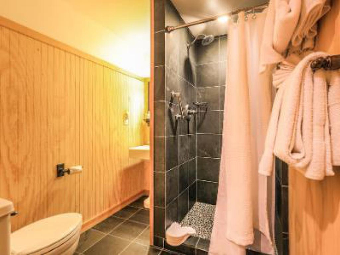Bathroom 3, Inn at Arch Cape, Clatsop