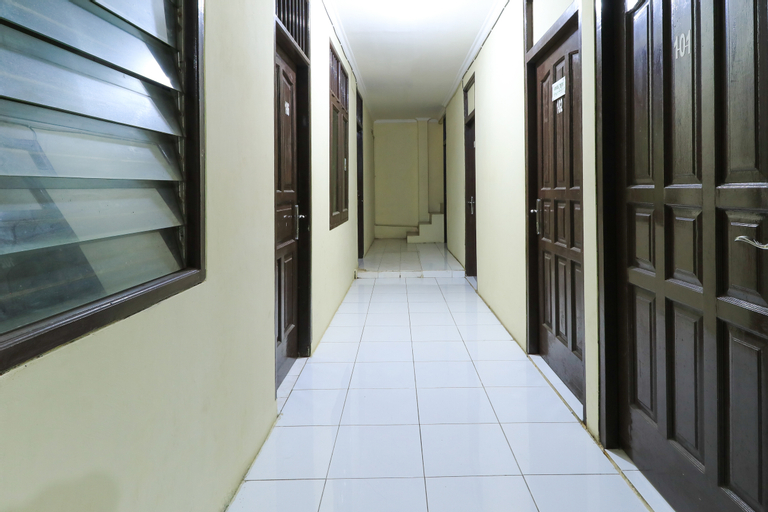 Public Area 2, Guest House Samarinda by ZUZU, Samarinda