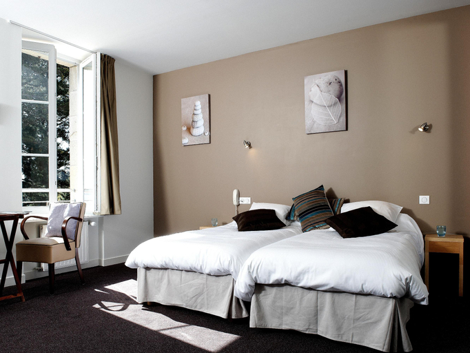 Bedroom 3, Logis Hotel Belle-Vue, Finistère