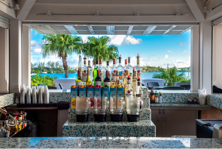 Food & Drinks, Grotto Bay Beach Resort Bermuda