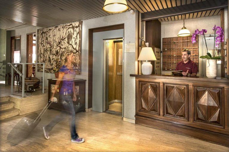 Public Area 2, Logis Hotel du Commerce, Lozère