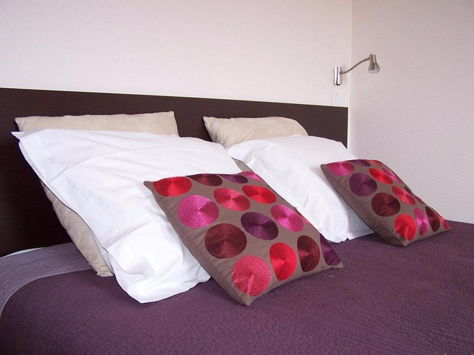 Bedroom 2, Logis Hotel du Jabron, Drôme