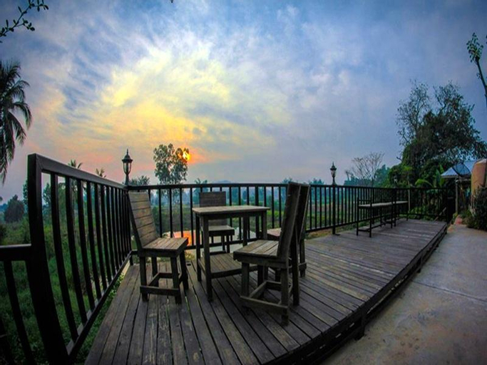 Exterior & Views 21