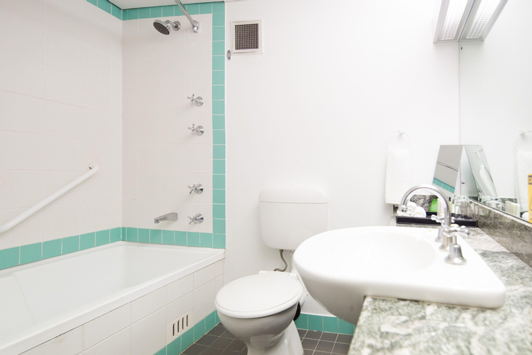 Bathroom 14