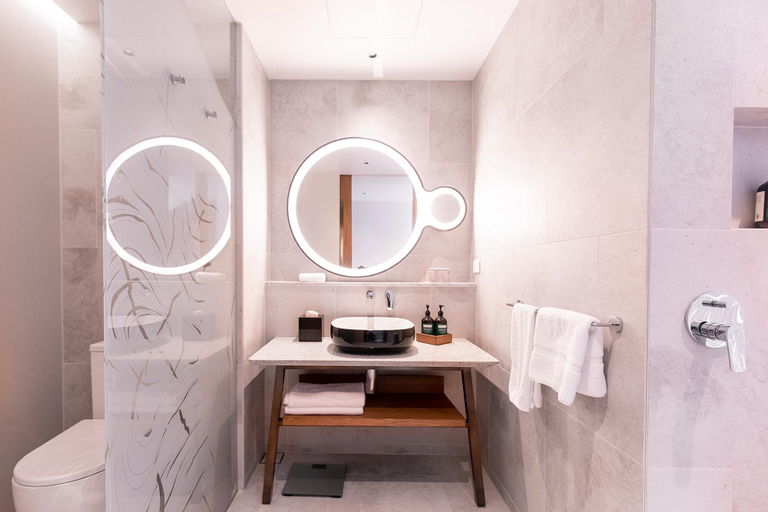 Bathroom 4