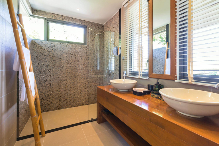 Bathroom 2, Baan View Talay | 6BR Hilltop Villa w/ Ocean View, Ko Samui