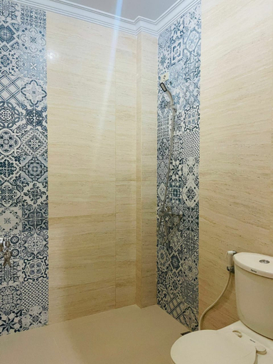 Bathroom, Hotel Madina, Banda Aceh