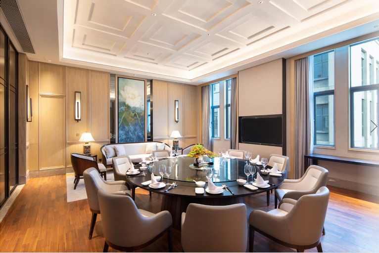 Business Facilities 18