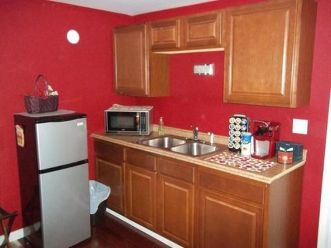 Others 5, Tin Brook Bed & Breakfast, Orange