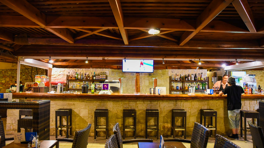Food & Drinks 4, Theo Hotel, Crete