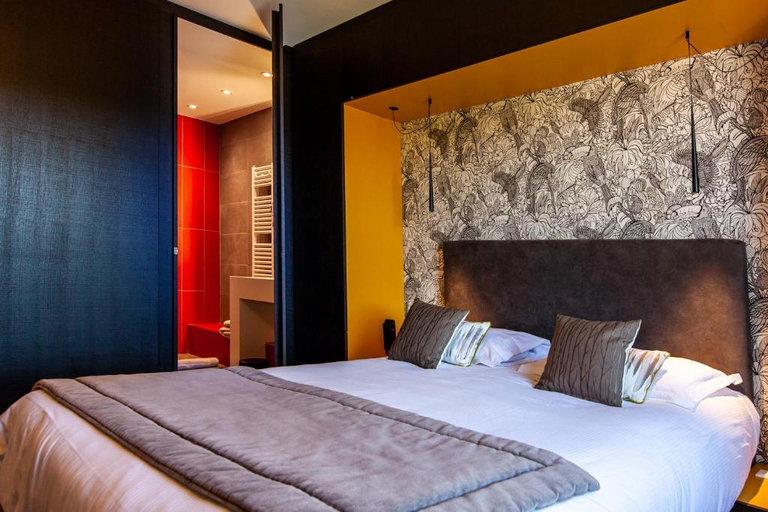 Bedroom 3, Logis Hotel de la Tour, Haute-Loire