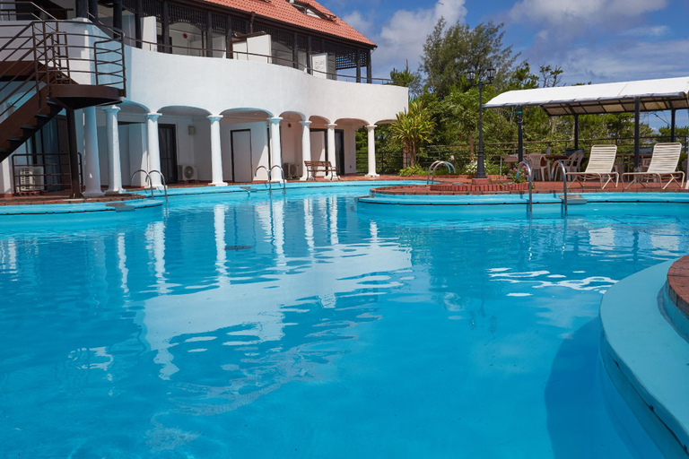 Sport & Beauty 2, The Pool Resort Villa HASTAMANANA, Onna