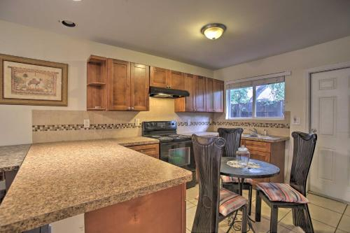 Artsy Apartment with Yard Less Than 3 Mi to Hallandale Beach, Broward