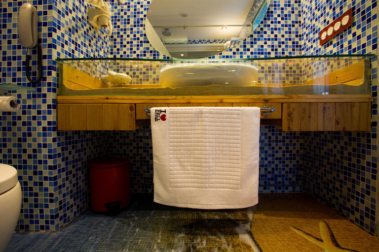 Bathroom 5, I Love Bell Bottoms, North Goa