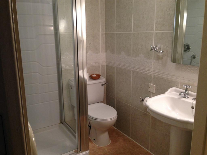 Bathroom 4, Hardwicke Hall Manor Hotel, Durham