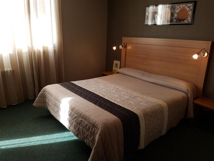 Bedroom 3, Hotel Du Midi, Aveyron