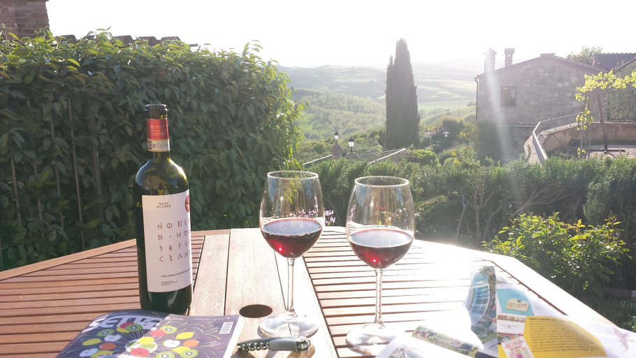 Food & Drinks 5, House with private garden in the Crete Senesi, Siena