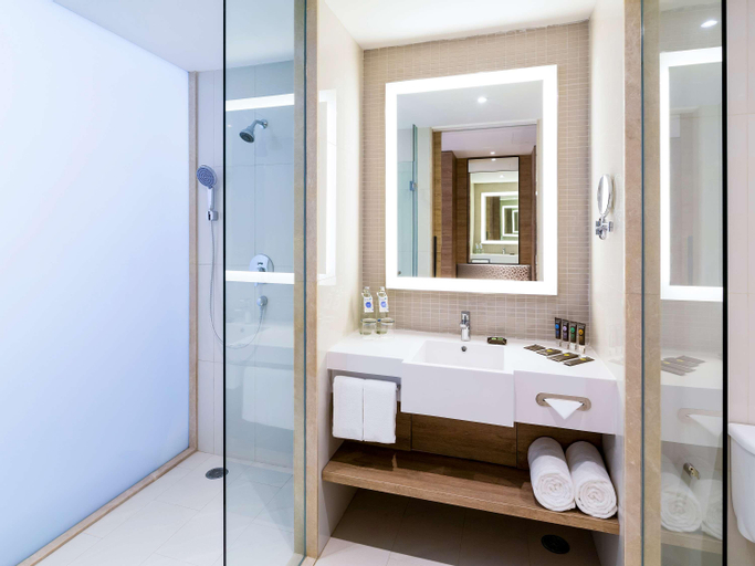 Bathroom 15