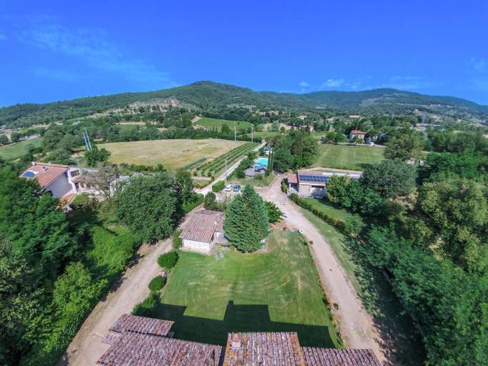 Spacious Holiday Home in Bucine with Private Pool, Arezzo