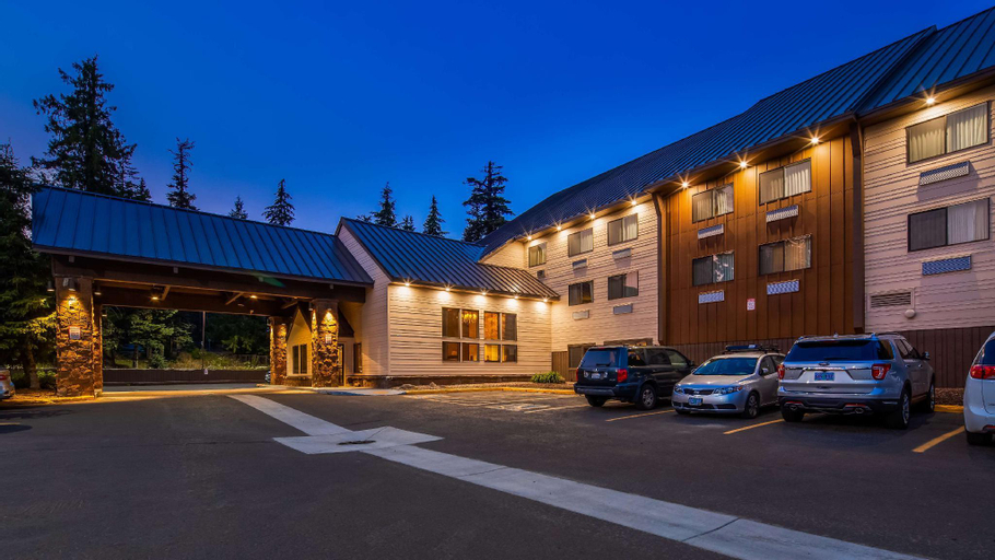 Exterior & Views 28