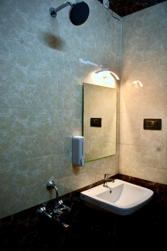 Bathroom, The First Light Inn, Kancheepuram