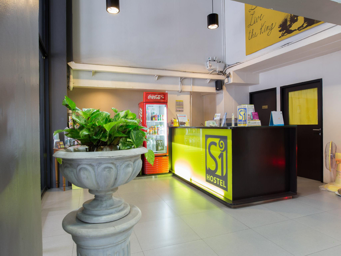 Public Area 27