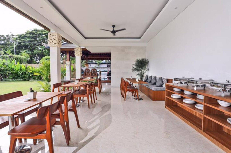 Food & Drinks, Suite Room with Pool View @ Renon Denpasar, Denpasar