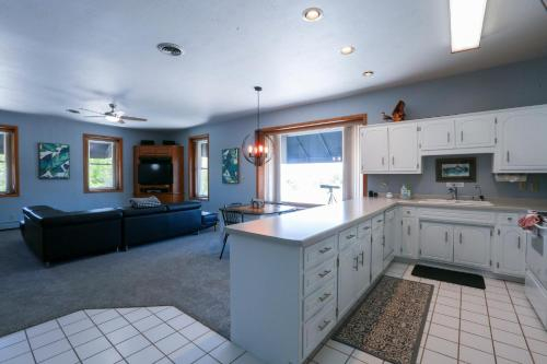 Oak Street Loft, Lake Michigan