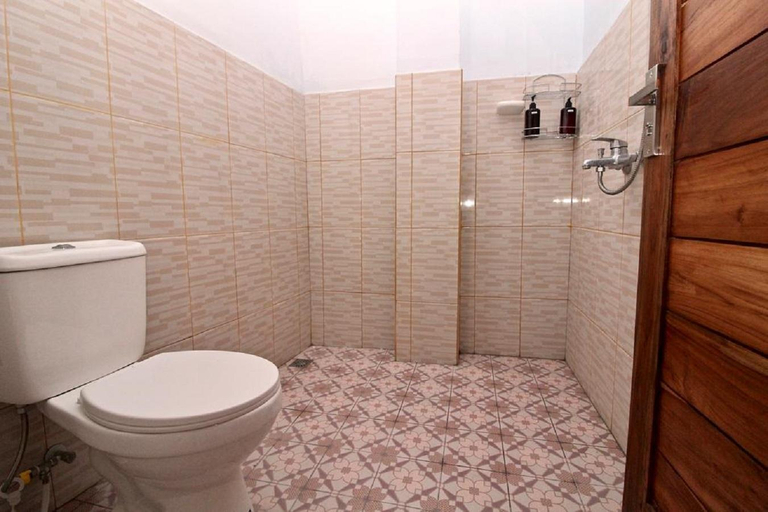 Bathroom 3, Dega Gardens, Badung