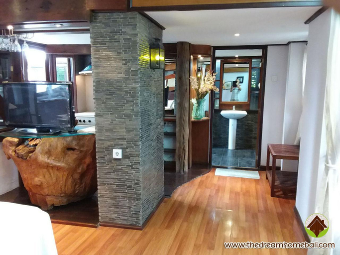Others 3, The Dream Home Wooden Classic Villa, Denpasar
