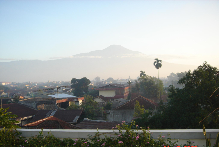 Exterior & Views 5, GK Gallery Rumah Sewa by ZUZU, Banyumas