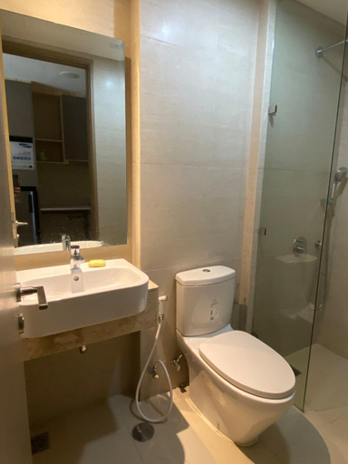 Bathroom 4, Studio Apartment @Gold Coast PIK, Jakarta Utara