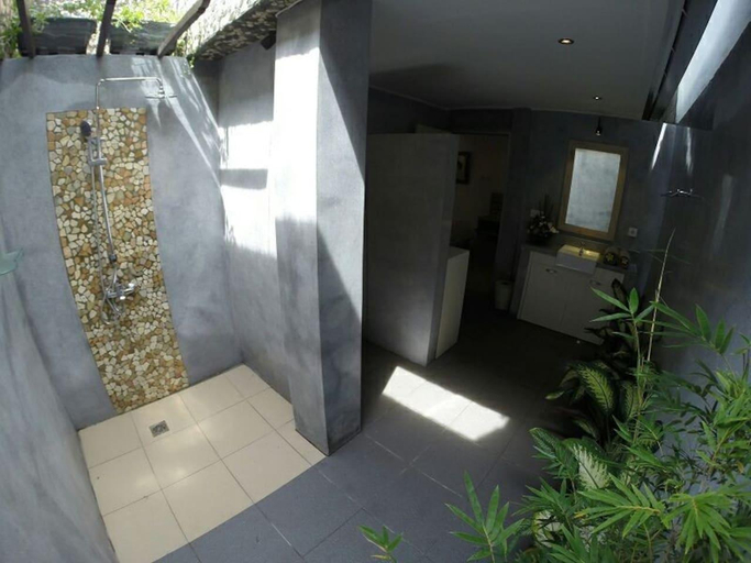 Bathroom 2, seminyak 3bedrooms villa joany private pool, Badung