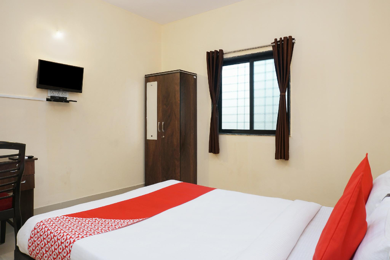 Bedroom 3, Laxmi Chowk, Pune