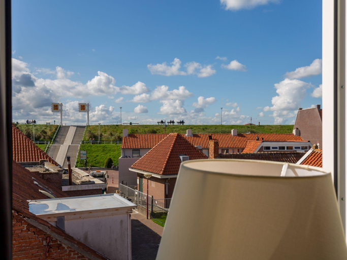 Others 5, Terrace Flat in Zoutelande, Veere
