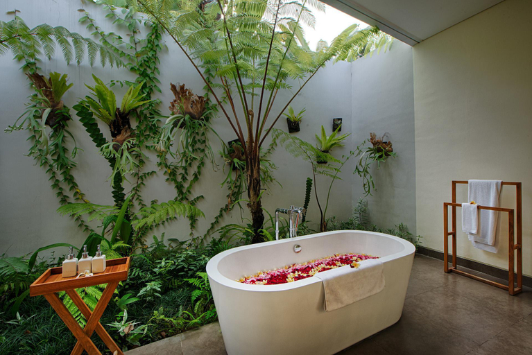 Bathroom 5, Santun Luxury Private Villa, Gianyar