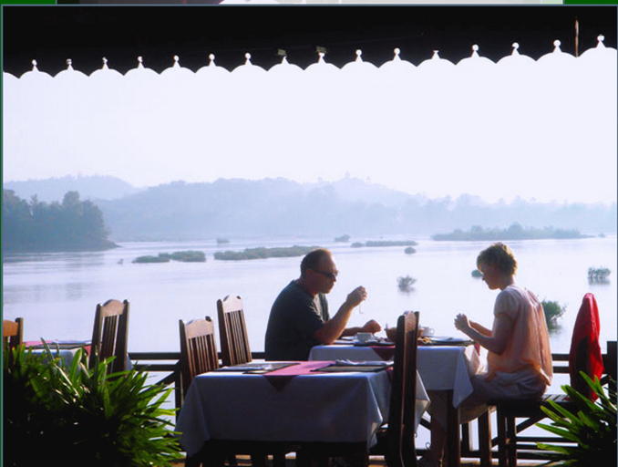 Food & Drinks 4, Pon Arena Hotel, Khong