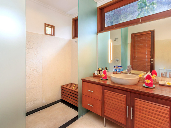 Bathroom 2, Villa Pantai Candidasa by Villa Finder, Karangasem