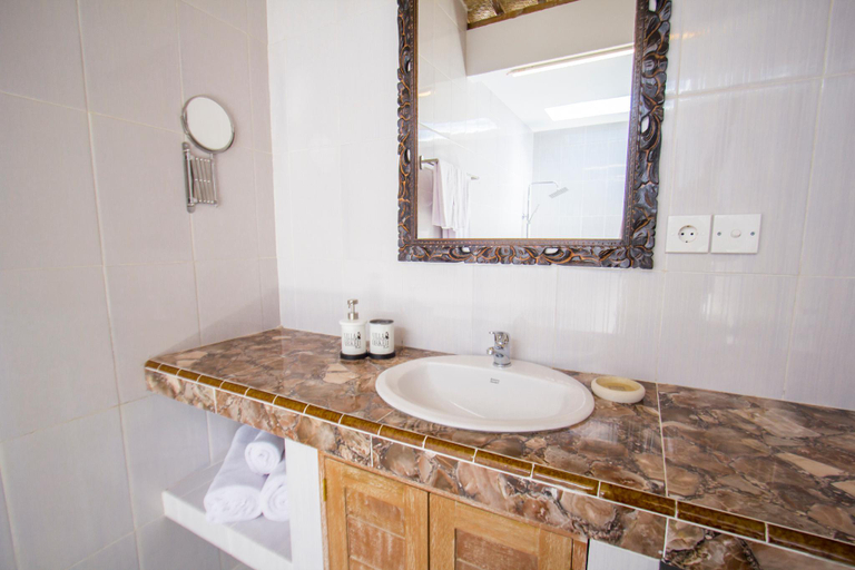 Bathroom 2, Exotic tropical Getaway Villa Orked 1, Badung