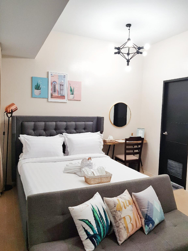 Bedroom 3, JamYnn Studio Suite across NAIA Terminal 3 - Pool & Airport view with Balcony, Pasay City